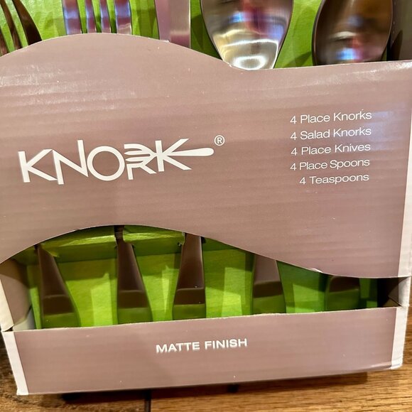 NWT Knork Matte 20-Piece Flatware Set, Silver Matte Finish - Picture 2 of 5
